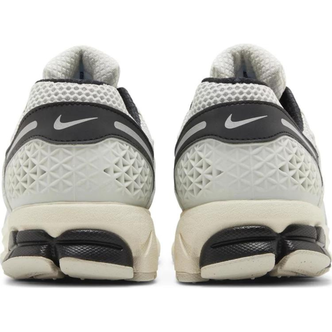 Nike Vomero 5 - Supersonic Light Bone Black
