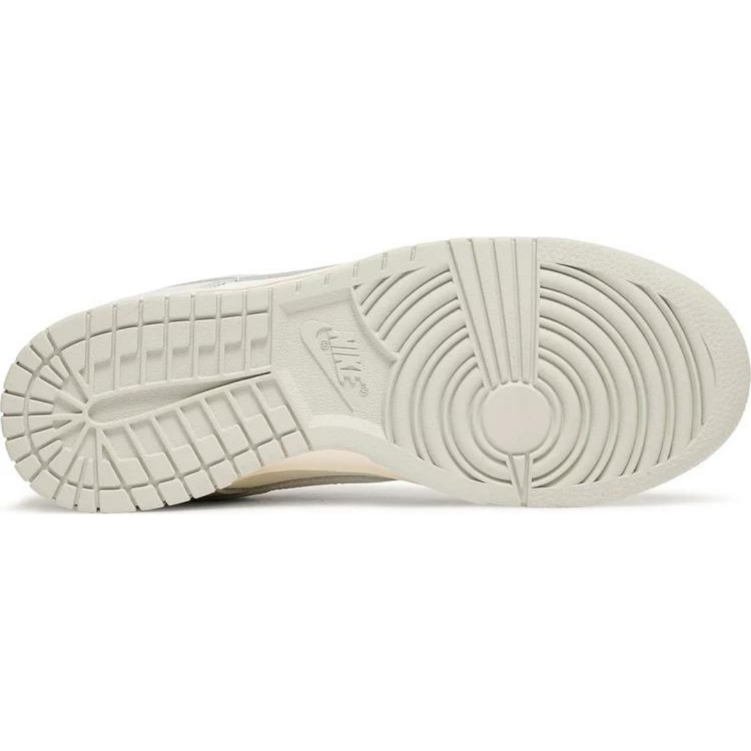 Nike Dunk Low - Sail Light Bone (W)