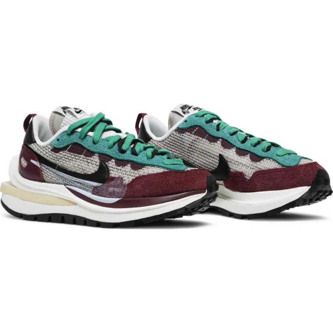 Nike x Sacai Vaporwaffle - Villain Red Neptune Green