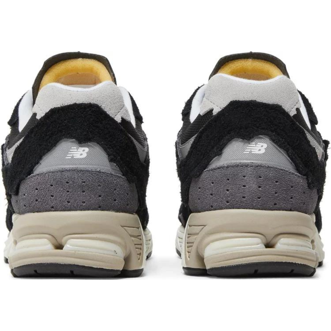 New Balance 2002R Protection Pack - Black/Grey