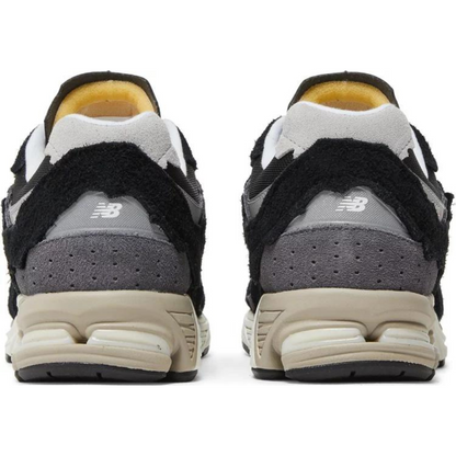 New Balance 2002R Protection Pack - Black/Grey