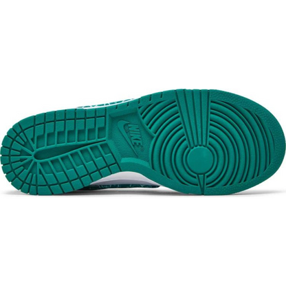 Nike Dunk Low Essential - Paisley Pack Green (W)