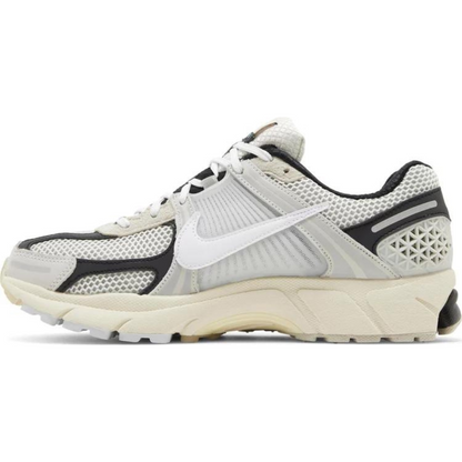 Nike Vomero 5 - Supersonic Light Bone Black